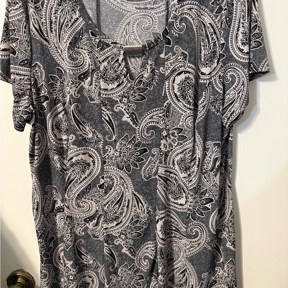 Sami & Jo Paisley Print Tee - Black and White